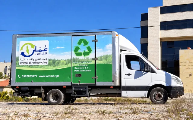 Ommar collection truck
